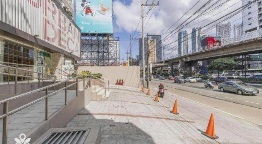 Oyo 474 Urbandeca Tower 316 - Nizami Condotel Mandaluyong Екстериор снимка